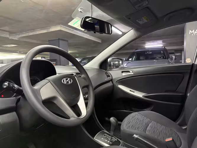 Hyundai Accent 2016 1.4 GL Automático