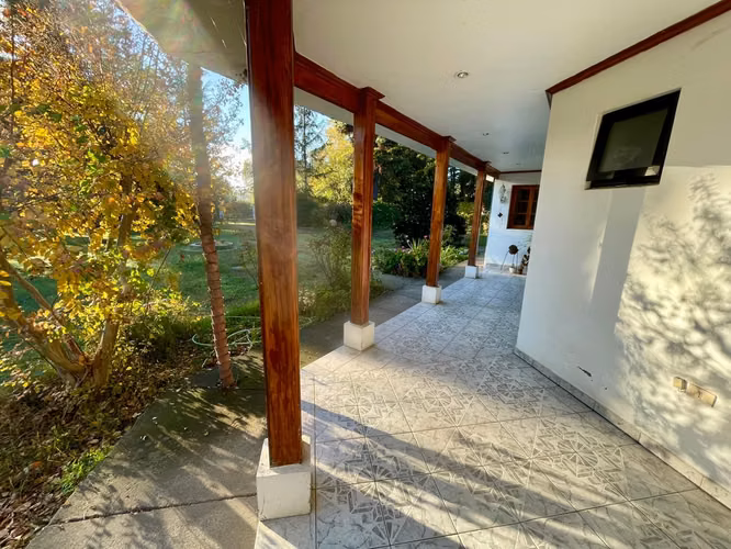 PRECIOSA CASA ESTILO CHILENO REGULARIZADA EN 5900 MTRS URBANO, ALTA PLUSVALÍA - Imagen 3