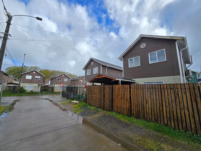 Casa Full Amoblada en Arriendo Parque Torreones V, Valdivia