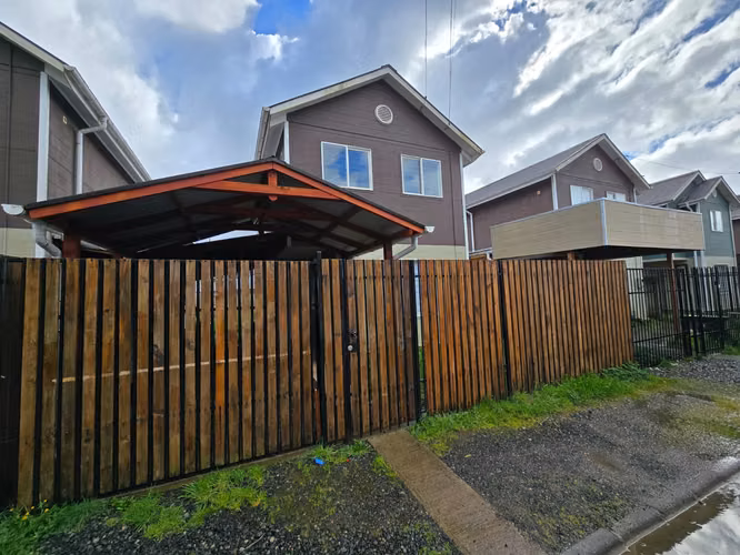 Casa Full Amoblada en Arriendo Parque Torreones V, Valdivia