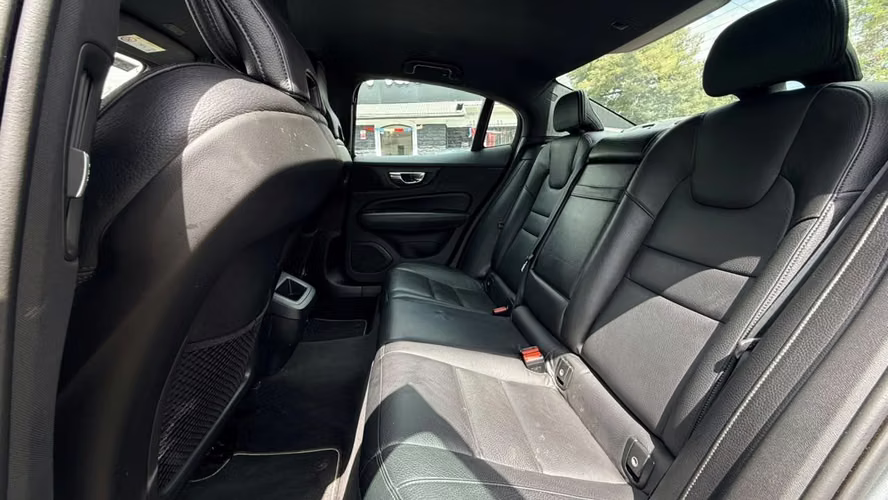 Volvo S60 T4 2.0 (2021) - Imagen 6