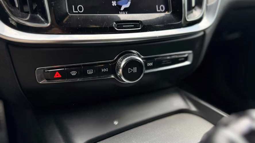 Volvo S60 T4 2.0 (2021) - Imagen 12