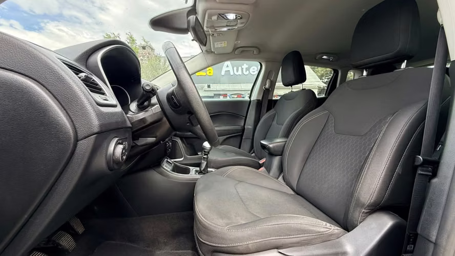 JEEP COMPASS SPORT 2.4 MT (2018) - Imagen 6