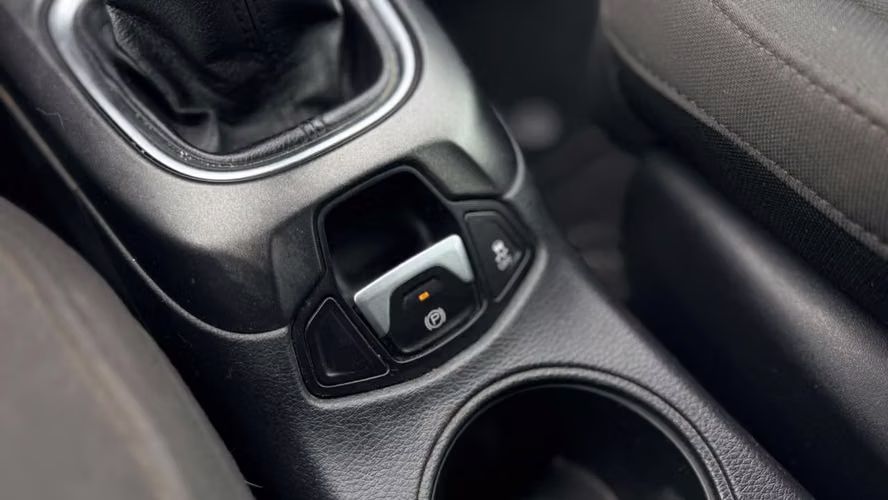 JEEP COMPASS SPORT 2.4 MT (2018) - Imagen 16