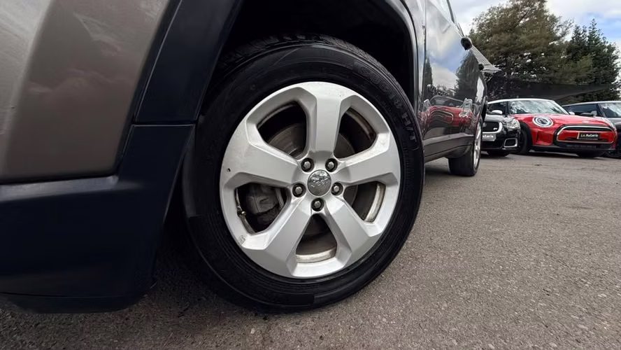 JEEP COMPASS SPORT 2.4 MT (2018) - Imagen 5