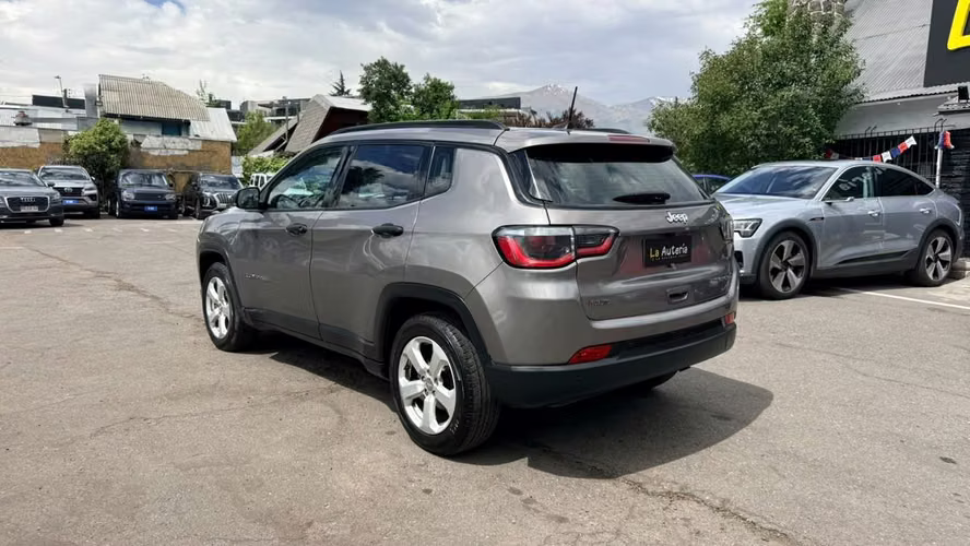 JEEP COMPASS SPORT 2.4 MT (2018) - Imagen 4