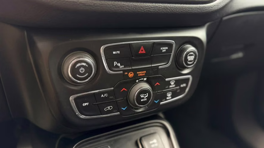 JEEP COMPASS SPORT 2.4 MT (2018) - Imagen 13