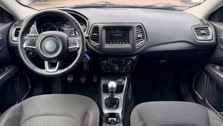 JEEP COMPASS SPORT 2.4 MT (2018) - Imagen 17
