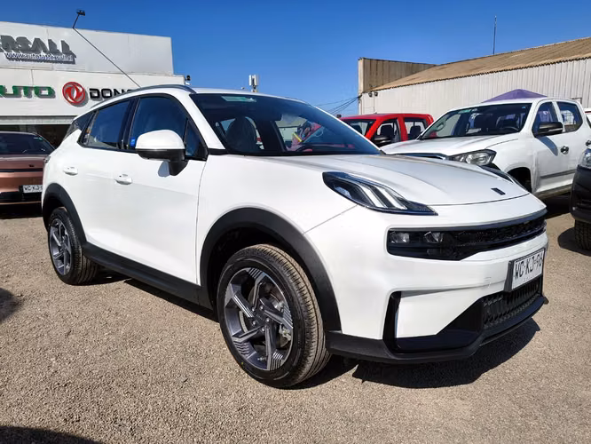 LYNK&CO 06 2027