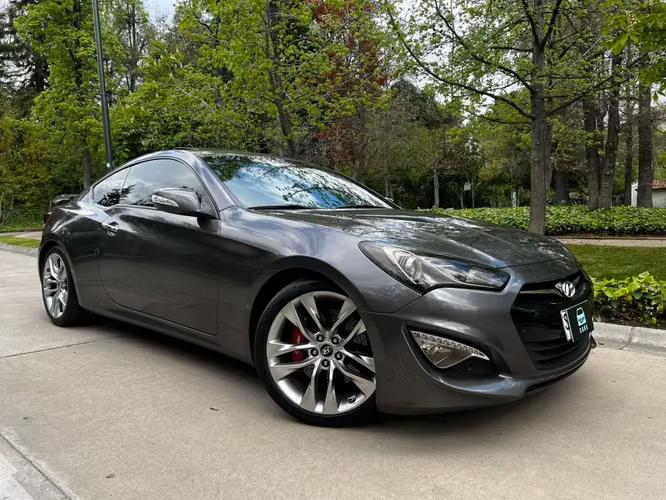 HYUNDAI GENESIS 3.8L V6 AT BREMBO RWD AÑO 2013