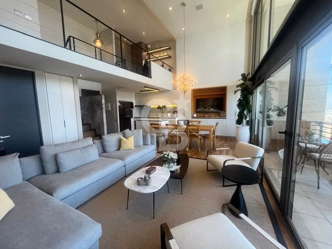Espectacular departamento Dúplex en Las Condes - Imagen 2