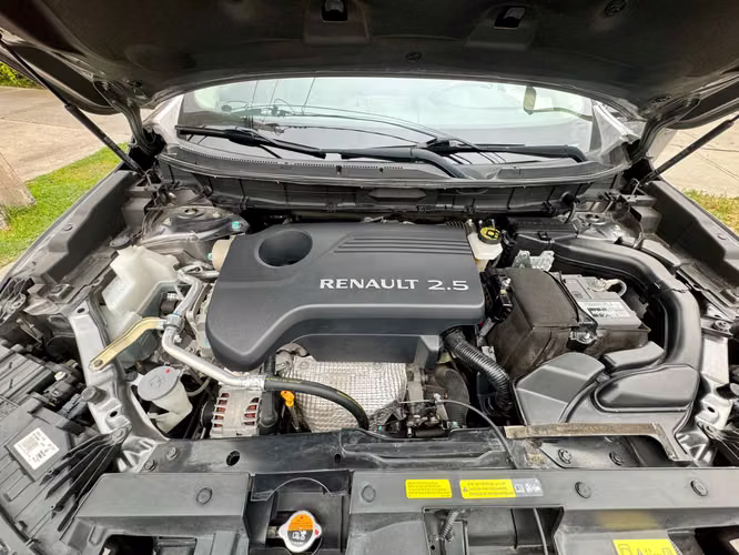 RENAULT KOLEOS PRIVILEGE 2.5 AUT FULL CUERO TECHO CARPLAY CAMARA UNICO DUENO VER EN LAS CONDES 2019
