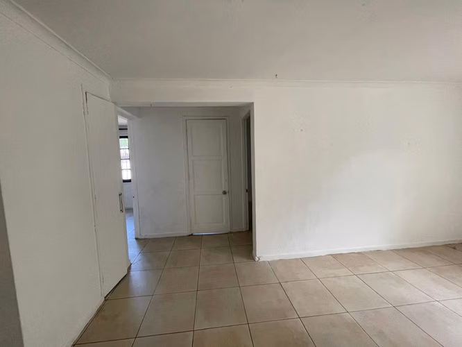Casa con estacionamiento en Macul - Imagen 9