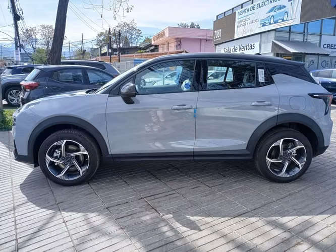 LYNK&CO 06 2027 - Imagen 5