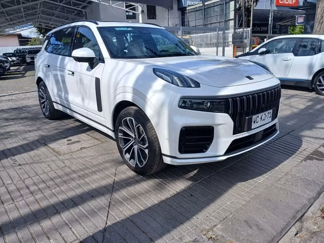 LYNK&CO 09 2027 - Imagen 3