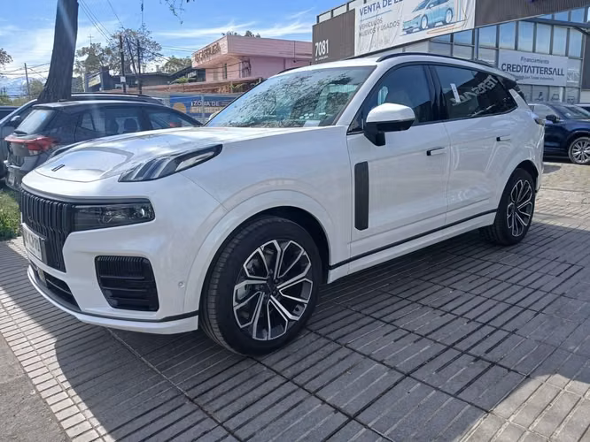 LYNK&CO 09 2027