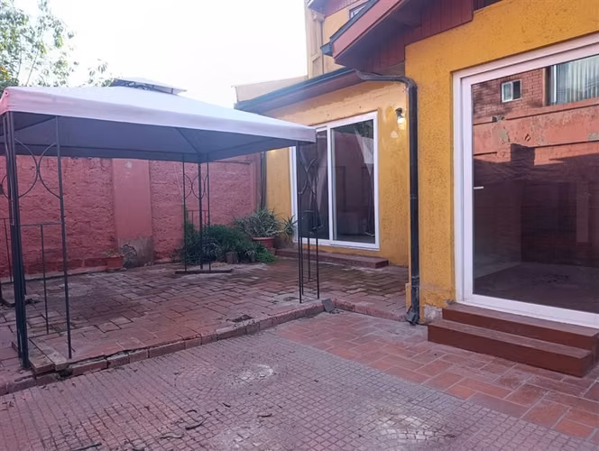 Casa en Venta en Calle Sucre, Ñuñoa. 4D2B - Imagen 17
