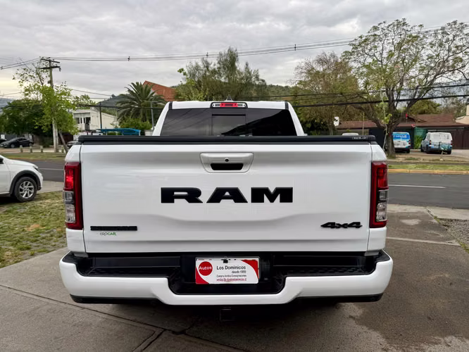 RAM 1500 BIG HORN 3.6 AUT 4X4 HIBRIDO DESCUENTA IVA VER EN LAS CONDES 2022