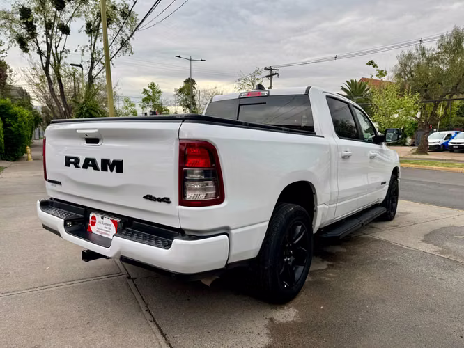 RAM 1500 BIG HORN 3.6 AUT 4X4 HIBRIDO DESCUENTA IVA VER EN LAS CONDES 2022