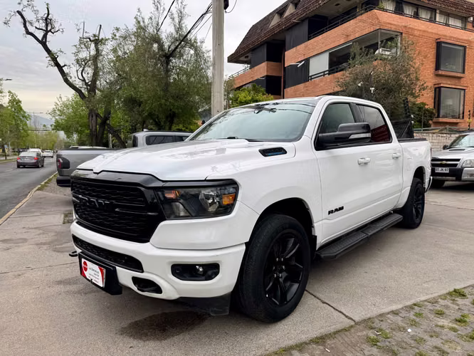 RAM 1500 BIG HORN 3.6 AUT 4X4 HIBRIDO DESCUENTA IVA VER EN LAS CONDES 2022