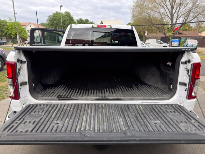 RAM 1500 BIG HORN 3.6 AUT 4X4 HIBRIDO DESCUENTA IVA VER EN LAS CONDES 2022