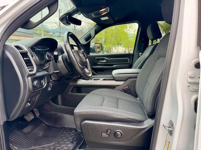 RAM 1500 BIG HORN 3.6 AUT 4X4 HIBRIDO DESCUENTA IVA VER EN LAS CONDES 2022
