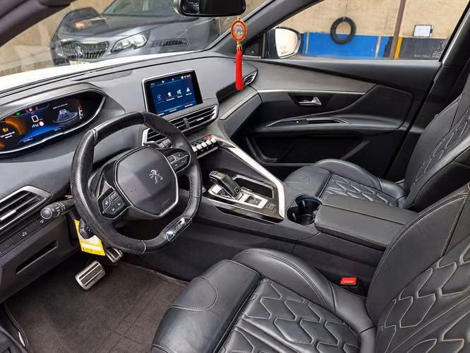 PEUGEOT 3008 GT BLUEHDI 130 EAT8 - 2019 | 4874 - Imagen 11