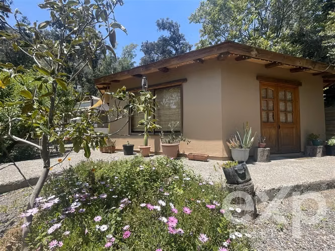 Parcela con 3 construcciones en la naturaleza de Barnechea - Imagen 27