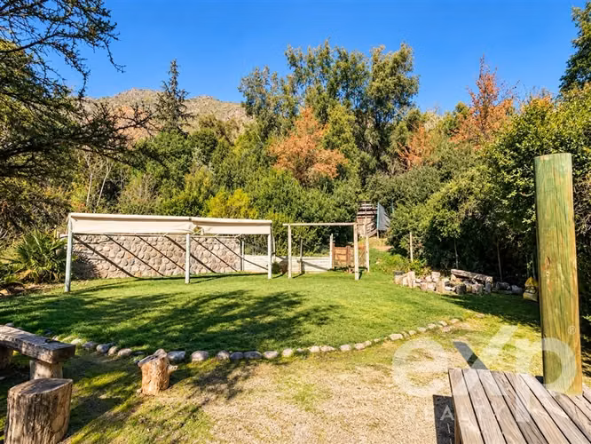 Parcela Con 3 construcciones en la naturaleza de Barnechea - Imagen 29