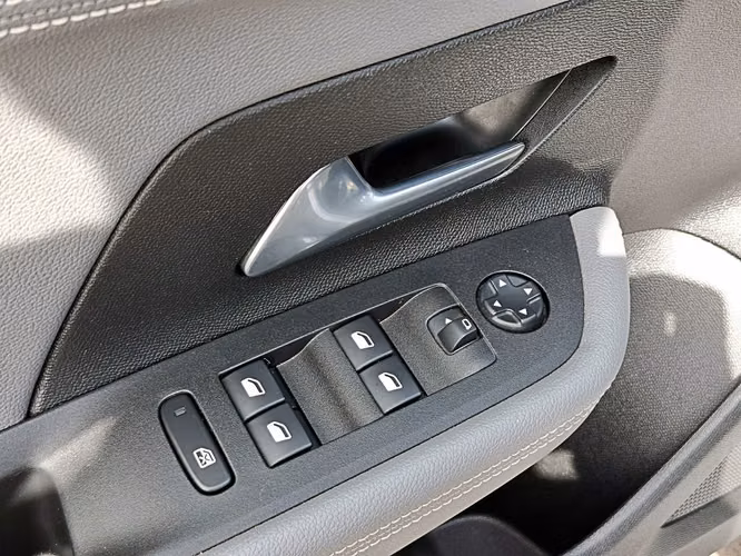 OPEL MOKKA 2023 - Imagen 9