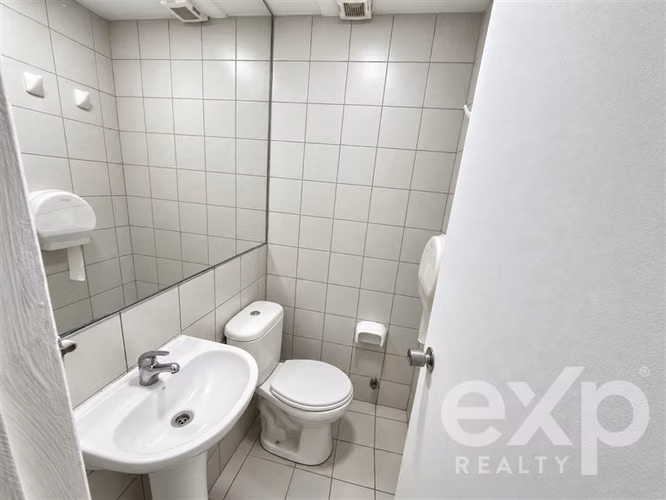 Local Comercial en arriendo a pasos metro Ñuñoa - Imagen 10