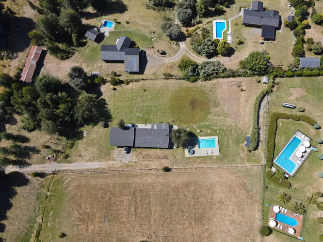 VENTA DE HERMOSA PARCELA CON CASA  CAMINO APUCON - Imagen 2