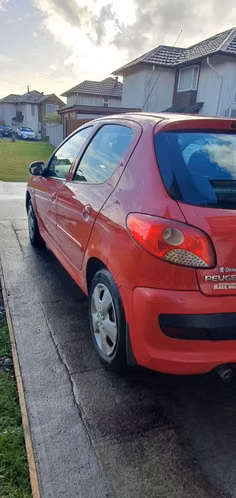 Peugeot 207 Compact 2011