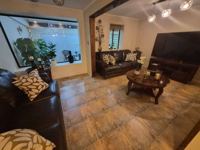 ARRIENDO CASA FULL AMOBLADA (184888)
