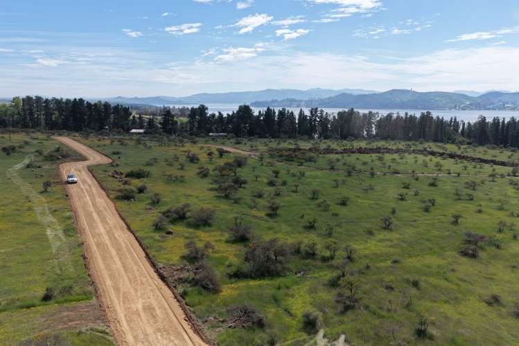 Alma Rapel, acceso al lago con marina y luz eléctr