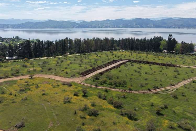 Alma Rapel, acceso al lago con marina y luz eléctr