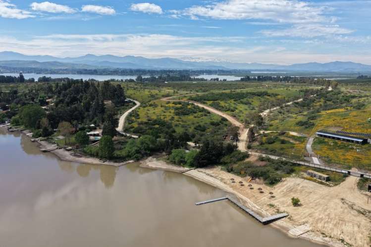 Alma Rapel, acceso al lago con marina y luz eléctr