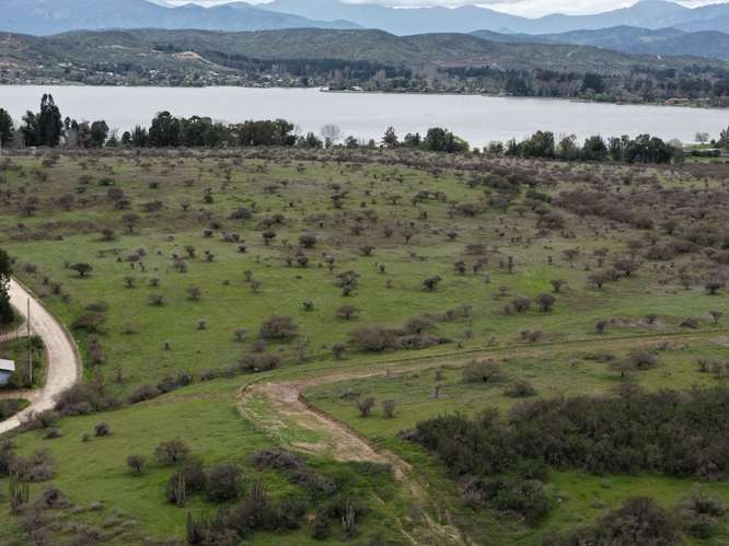 Alma Rapel, acceso al lago con marina y luz eléctr