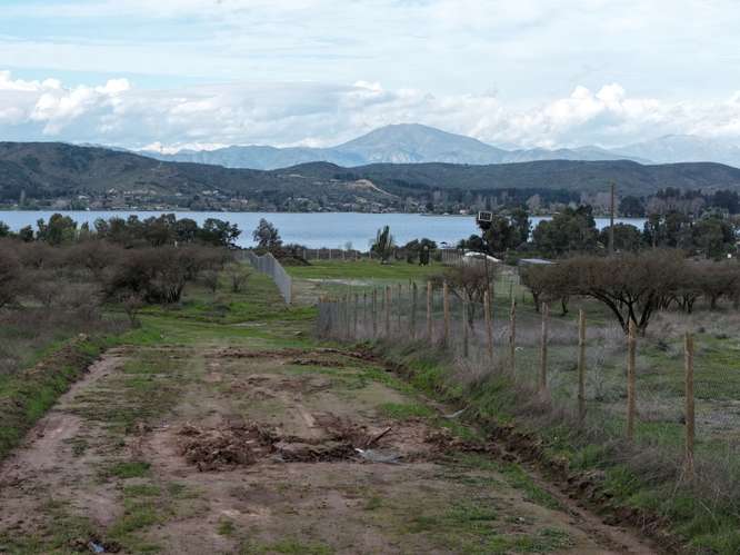 Alma Rapel, acceso al lago con marina y luz eléctr