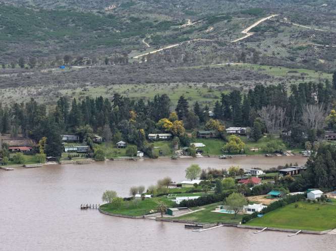Alma Rapel, acceso al lago con marina y luz eléctr