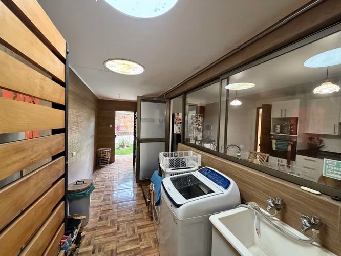 CASA 6 DORMITORIOS 4 BAÑOS EN CONDOMINIO PEÑALOLÉN,