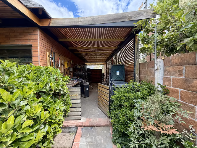 CASA 6 DORMITORIOS 4 BAÑOS EN CONDOMINIO PEÑALOLÉN,