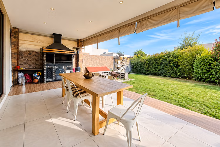 ARRIENDO ESPECTACULAR CASA PIEDRA ROJA 3D, 3B + SERVICIO + BODEGA - Imagen 13