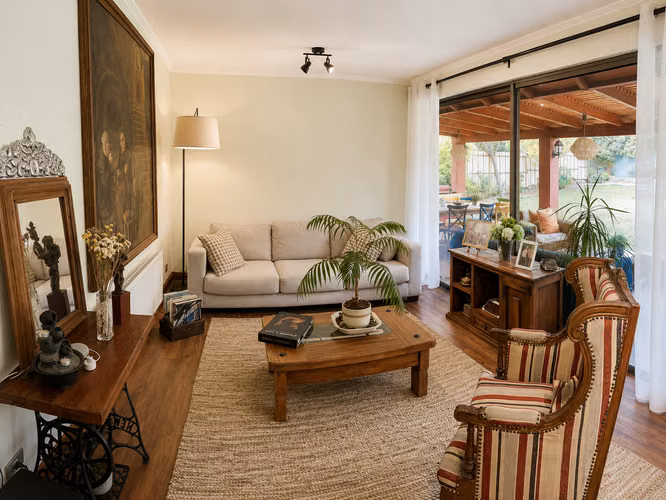 EXCELENTE CASA AMPLIADA 2 SUITES, 4 DORM + SERVICIO, CHAMISERO - Imagen 5