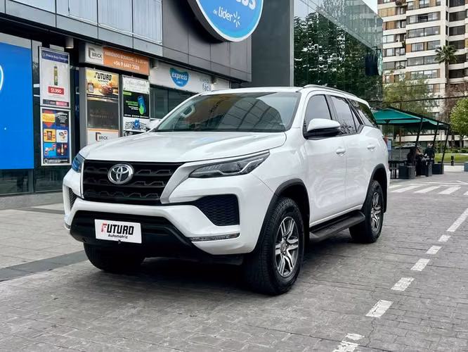 TOYOTA FORTUNER FORTUNER 2.7 TA 4X2 - 2025 | 4877 - Imagen 3