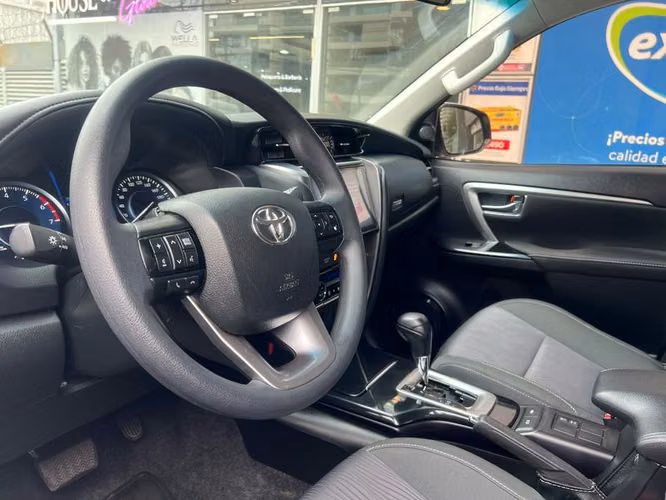TOYOTA FORTUNER FORTUNER 2.7 TA 4X2 - 2025 | 4877 - Imagen 15