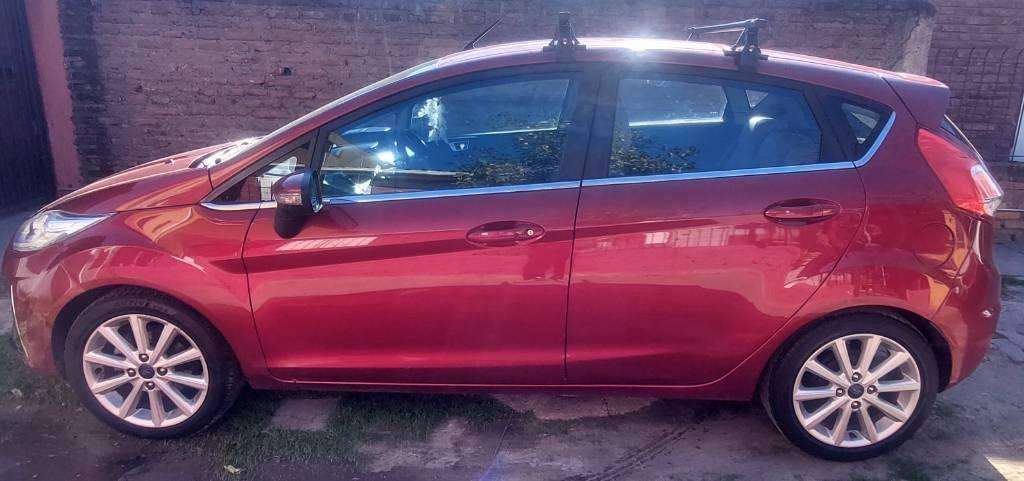 Se vende auto por renovación, único dueño, con todo al día