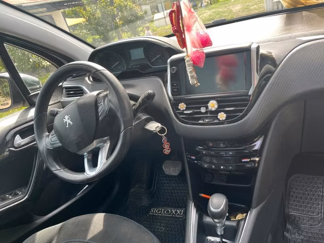 Peugeot 208 - Imagen 2