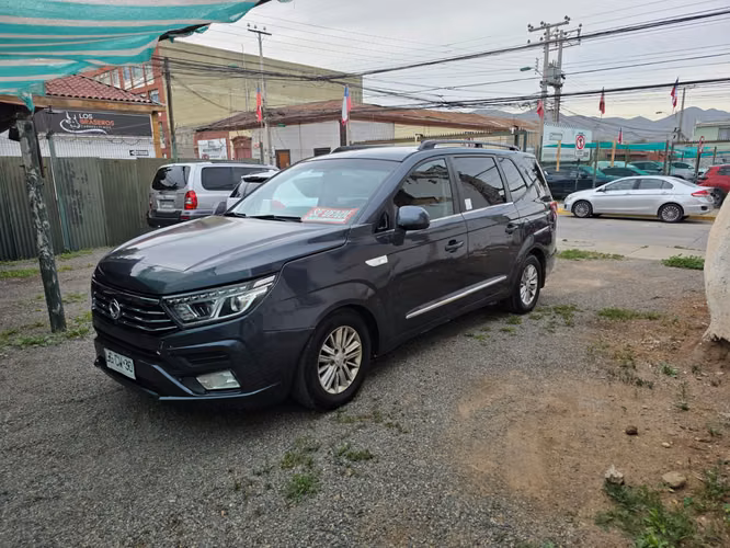 Ssangyong familiar poco kilometraje en OVALLE