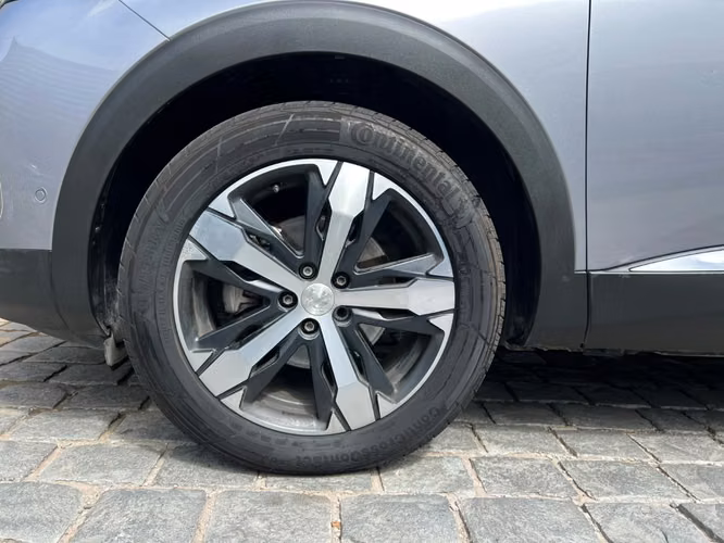 PEUGEOT 5008 ALLURE BLUE HDI 1.5 AT 2024 - Imagen 8